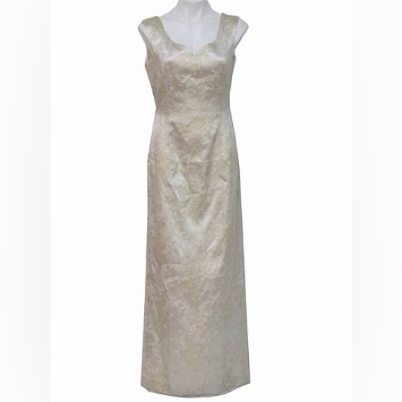🆕 NWT Elegant Ivory Gown with Gold Metallic thread (Formal or Wedding Dress) - Picture 1 of 11